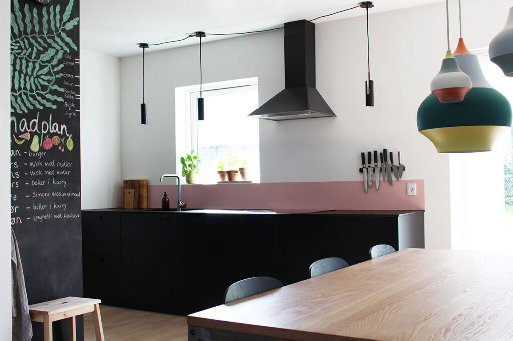 Vores sorte ikea-hack-køkken